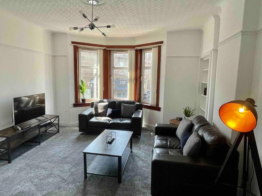 Large 2 Bed Near Glasgow Airport 佩斯利 外观 照片