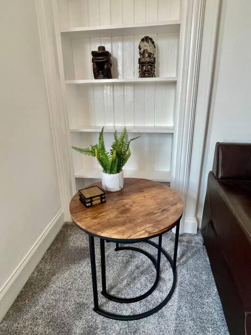 Large 2 Bed Near Glasgow Airport 佩斯利 外观 照片